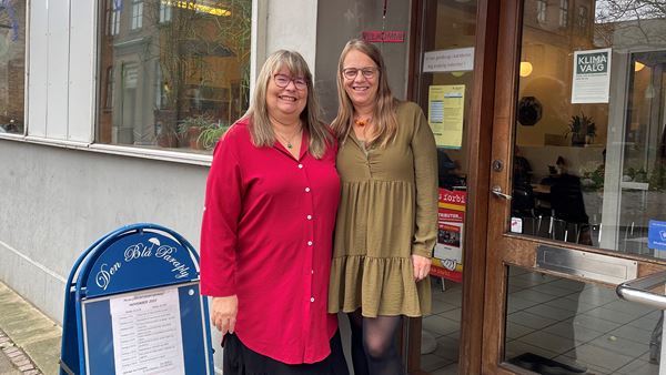 Den sociale cafe Den Blå Paraply i Randers har modtaget en donation fra Sparekassen Kronjyllands Garant-million.